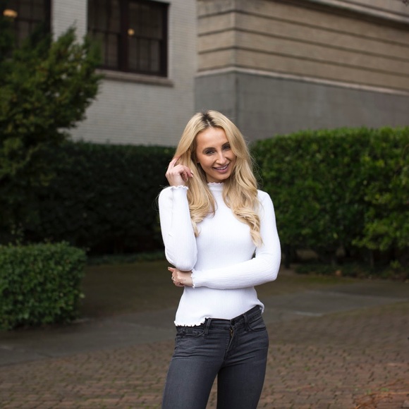 LAST ONE!! White Turtleneck Bodycon Basic Slim Fit - Picture 2 of 8